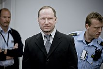 Brat žrtve z Utoye je na sodišču vrgel čevelj v Breivika: ''Pojdi k vragu!''