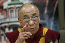 Dalajlama: Kitajski agenti urijo Tibetanke, da bi me zastrupile