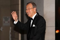 Ban Ki Moon si je med diplomatsko nogometno tekmo zlomil roko