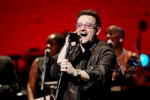 Bono s pomočjo Facebooka do naziva najbogatejšega glasbenika v zgodovini?