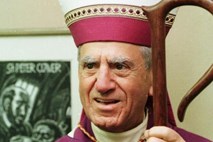 Kardinal Philadelphie ni dovolil obveščanja žrtev spolnih zlorab