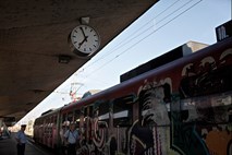 Zaposleni na Slovenskih železnicah v prihodnje vsi z nižjimi plačami