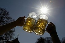 Poljski škofi navijače pozvali k zmernem uživanju alkohola