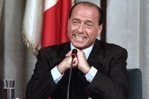 Tožilstvo zahteva skoraj štiri leta zapora, Berlusconi obtožbe zanika