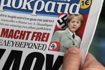 Medijska vojna med Nemčijo in Grčijo: Grki Merklovo oblekli v nacistično uniformo
