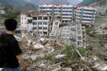 Kitajsko spet stresel močan potres z magnitudo 6,3,več kot 30 ranjenih