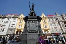 Zagreb pretresel umor študenta, ki naj bi mu vlomilec prerezal vrat