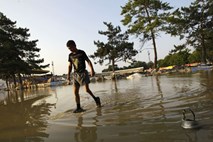 Katastrofalne poplave v Rusiji, v katerih je umrlo 171 ljudi, posledica brezbrižnosti lokalnih oblasti
