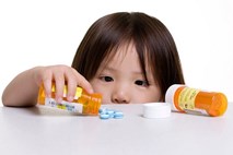 Preprečite zastrupitev najmlajših z zdravili in vitamini