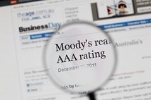 Bonitetna hiša Moody's znižala ocene 13 italijanskim bankam