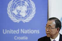 Ban Ki Moon: Združeni narodi niso uspeli zaščititi prebivalcev Srebrenice