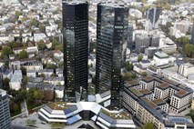 Deutsche Bank zaradi krize letos ustvarila znatno manj dobička