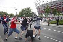 Uefa ugodila pritožbi ruske zveze zaradi divjanja njihovih navijačev na Euru