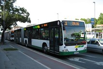 Dijakom in študentom v Ljubljani in Mariboru ugodnosti tudi pri uporabi mestnega potniškega prometa