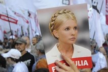 Timošenkova pozvala k "nezaupnici" vladi na volitvah