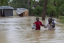 Foto: Isaac na Haitiju zahteval žrtve, na Floridi izredne razmere