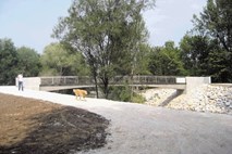 Most občini Domžale in Kamnik povezal z arboretumom