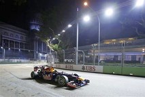 Vettel z zmago v Singapurju vrgel rokavico Alonsu, Hamiltona izdal McLaren
