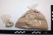 Policija razbila mrežo prekupčevalcev mamil: tihotapili so predvsem heroin in kokain
