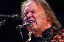 Neil Young napisal avtobiografijo