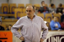 Trener Partizana Vujošević bo zaradi neprimernega vedenja tri tekme spremljal s tribune