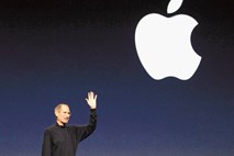 Steve Jobs: duh z belimi slušalkami