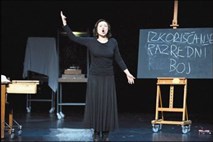 ... dramatik, pesnik, esejist, režiser, revolucionar Bertolt Brecht: Avtor epskega gledališča ...