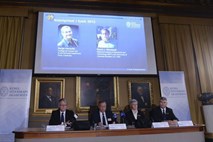 Nobelova nagrada za fiziko gre v roke Sergu Harochu in Davidu Winelandu