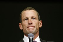Armstrong molči, donatorji Livestronga zahtevajo vračilo denarja