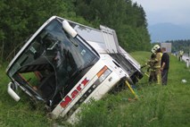 V nesreči avtobusa je umrlo 26 dijakinj