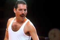 Kitarist Queenov potrdil: Freddieja bo zaigral Sacha Baron Cohen