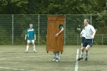 Nizozemska nogometna zveza: Homoseksualci, stopite iz omare!