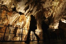 Postojnska jama in predjamski grad na ameriškem seznamu strašljivih turističnih destinacij