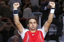 Ferrer v finalu pariškega mastersa ugnal presenetljivega Poljaka