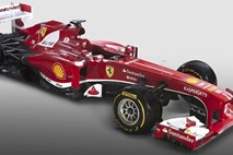 Ferrari predstavil novi dirkalnik F138, sprememba vidna predvsem v ravnem nosu