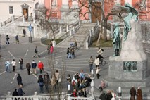 Študentje AGRFT bodo ob slovenskem kulturnem prazniku simbolično stopili Prešernov spomenik v bron