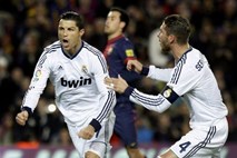 Real na Nou Campu visoko ugnal Barcelono in se prebil v finale pokala; Ronaldo : Messi - 2:0