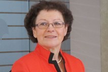 Sonja Šinigoj, direktorica SAOP, najboljšega zaposlovalca Zlate niti 2010, navdušila v Italiji
