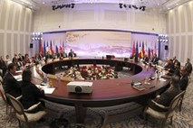 Iran in šesterica začela nov krog pogajanj v Kazahstanu