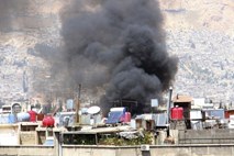 V zračnem napadu na sirski Alep umrlo devet otrok in tri ženske