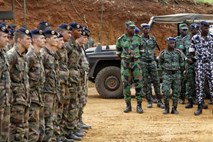 Francoska vojska sprožila obsežno ofenzivo proti malijskim islamistom