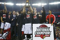 Košarkarjem Louisvilla tretjič v zgodovini naslov prvaka v študentskem prvenstvu NCAA