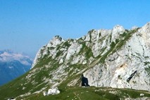 Na Južnem tirolskem so trije alpinisti 500 metrov globoko omahnili v smrt