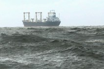 Pred obalo Avstralije potonila ladja z migranti