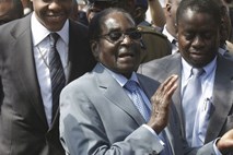 Mugabe prisegel za še en predsedniški mandat