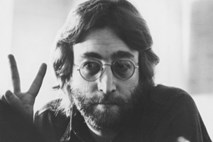 Kravata Johna Lennona prodana za 3000 funtov