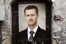 Rusija in ZDA Sirijo pozvali k predaji kemičnega orožja; Asad: Če ne boste pametni, boste plačali ceno
