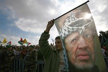 Švicarski izvedenci potrdili: V Arafatovem truplu je bil polonij