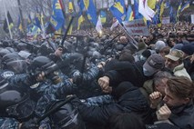 Protest v Kijevu: Na desettisoče Ukrajincev zahtevalo sporazum z EU (foto)