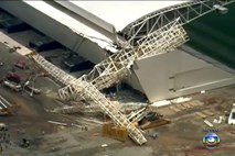 V nesreči pri gradnji stadiona za mundial v Sao Paulu umrle najmanj dve osebi